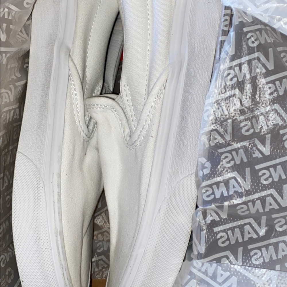 White classic slip-on